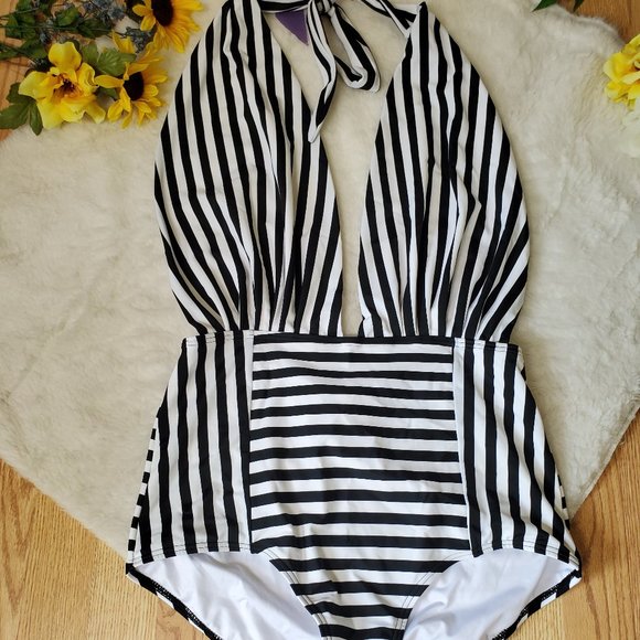 🎊HP🎊 NWOT COCOSHIP STRIPE PIN-UP GIRL HALTER ONE PIECE SWIMSUIT - Picture 2 of 8